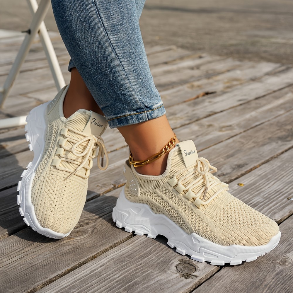 プラスサイズ対応 便利で通気性抜群の春夏用カジュアルスニーカー エラスティック素材 上品なホワイトデザイン プラスサイズ対応 便利で通気性抜群の春夏用カジュアルスニーカー エラスティック素材 上品なホワイトデザイン