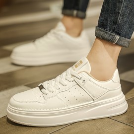 メンズ通気性夏カジュアルスニーカー - 白いフェイクスケートシューズ、ゴムソール、レースアップデザイン、丸いトゥ、カジュアルなアウトフィットに最適な高級なスタイル メンズ通気性夏カジュアルスニーカー - 白いフェイクスケートシューズ、ゴムソール、レースアップデザイン、丸いトゥ、カジュアルなアウトフィットに最適な高級なスタイル